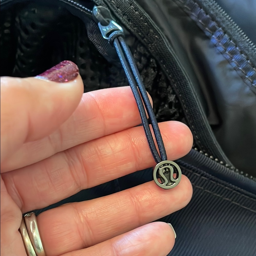 lululemon athletica Blue Travel Bag Durable Design - Picture 8 of 8